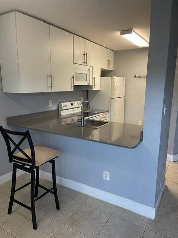 property at 14102 Glenmoor Dr