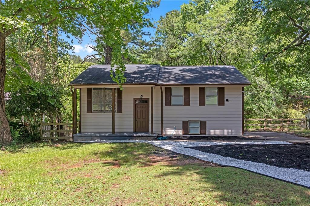 2496 Shiloh Dr in Decatur, GA - Building Photo