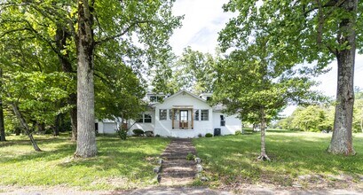 9448 Lusk Rd in Strawberry Plains, TN - Building Photo - Building Photo