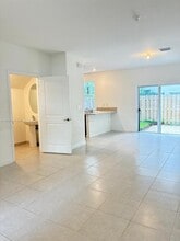 2684 SE 11th Ct in Homestead, FL - Building Photo - Building Photo