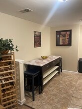 2408 N Capitol St NW, Unit Basement in Washington, DC - Foto de edificio - Building Photo