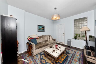 2348 W Moffat St in Chicago, IL - Building Photo - Building Photo