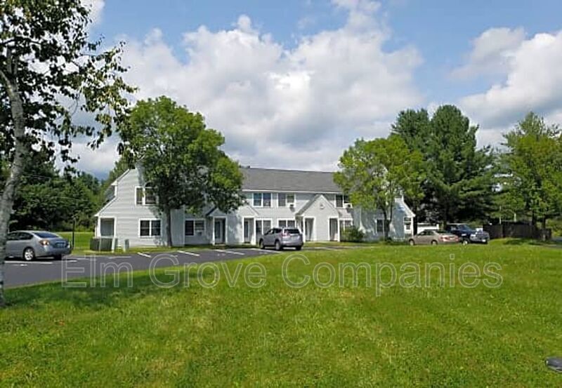 25 Indian Brook Cir in Rochester, NH - Building Photo
