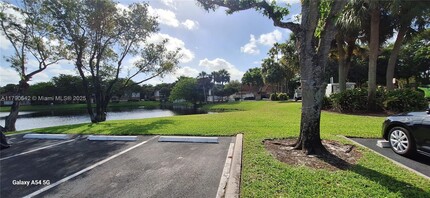 704 NW 92nd Ave in Plantation, FL - Building Photo - Building Photo