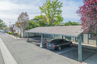 725 Auburn Pl in Hayward, CA - Building Photo - Building Photo