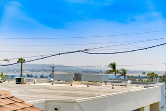 1939 Felspar St in San Diego, CA - Building Photo - Building Photo