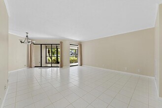 5651 Camino Del Sol in Boca Raton, FL - Building Photo - Building Photo
