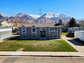 1101 S 680 W in Provo, UT - Foto de edificio - Building Photo