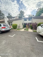 4011 Bluegrass Ct in Reno, NV - Building Photo - Building Photo