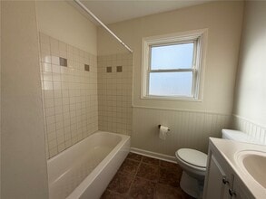 854 Loekes Dr in Florissant, MO - Building Photo - Building Photo