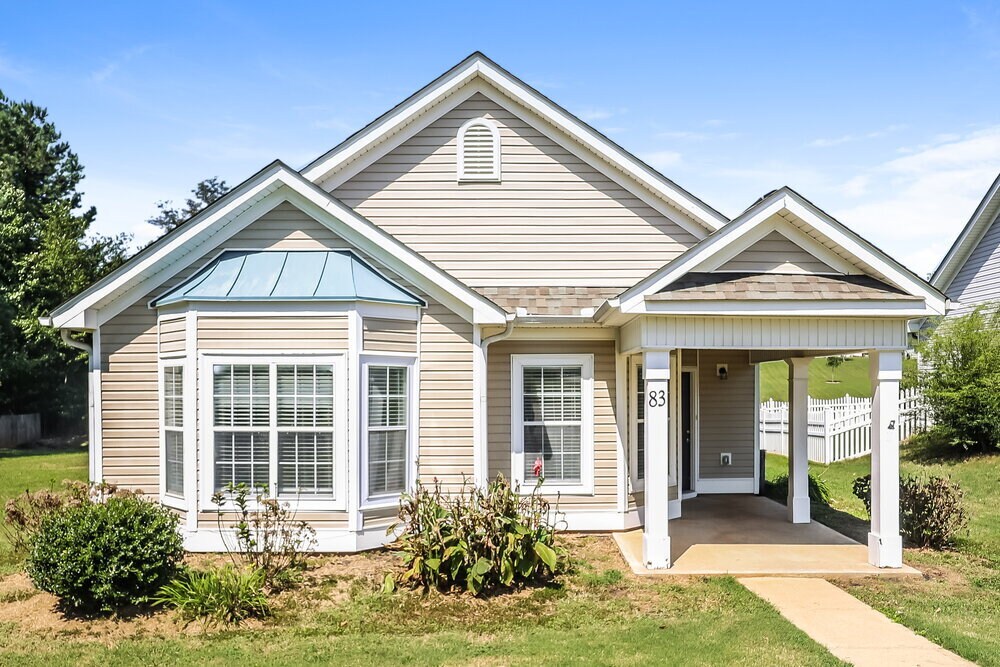 83 Robinson Ln in Newnan, GA - Building Photo