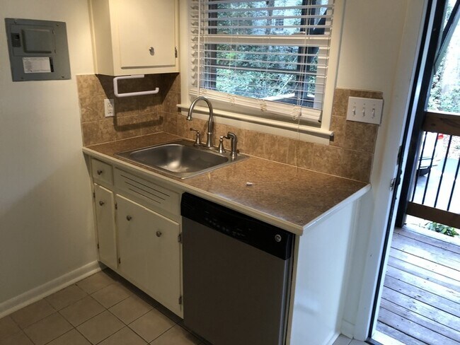 1010 Scott Blvd-Unit -A5 in Decatur, GA - Foto de edificio - Building Photo