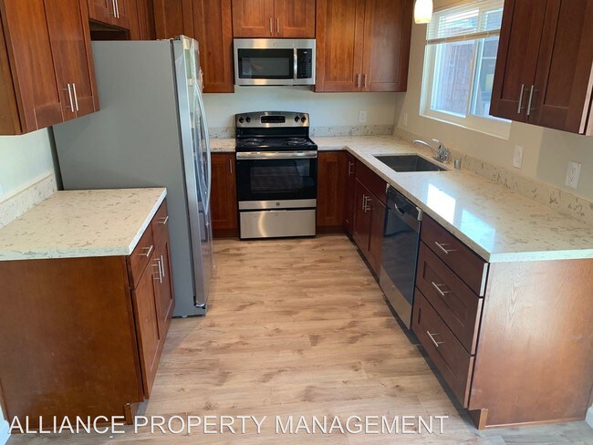 497 Sebastopol Ave in Santa Rosa, CA - Building Photo - Building Photo