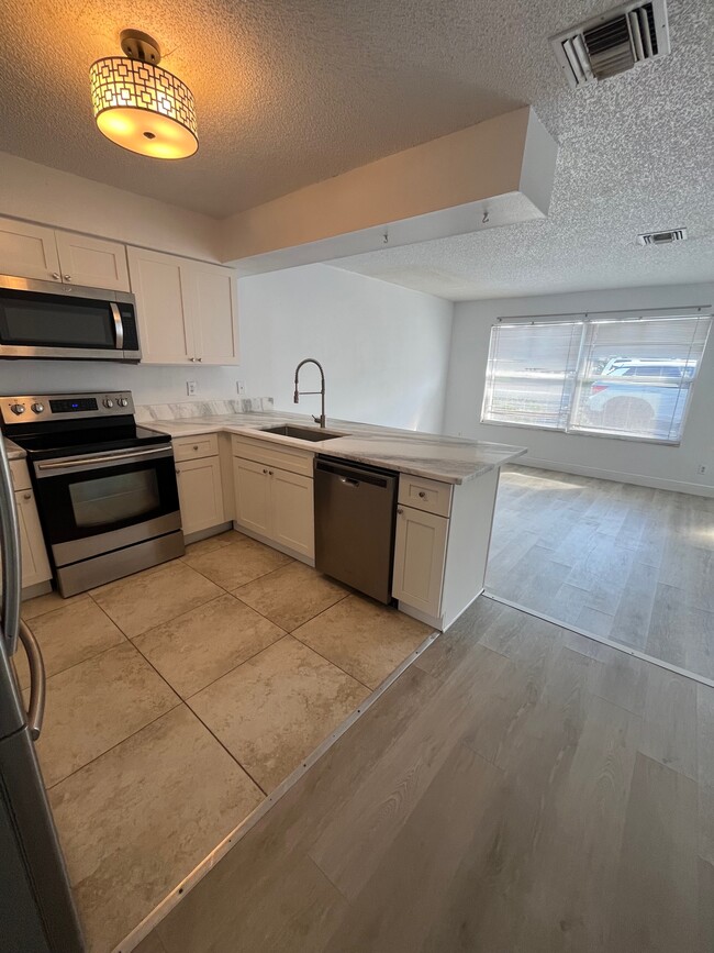 4512 Orchid Blvd in Cape Coral, FL - Building Photo - Building Photo