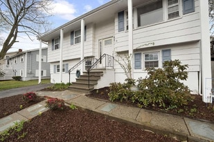 33 Buena Vista Ave in Salem, MA - Building Photo