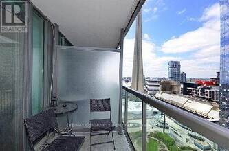 30 Grand Trunk Crescent in Toronto, ON - Building Photo - Building Photo