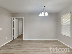 6647 Hartnet Fields in Converse, TX - Foto de edificio - Building Photo