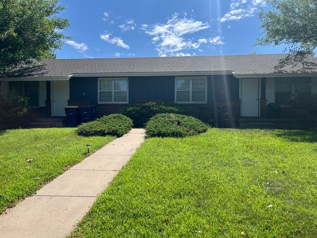 810 Allison Ave in Manhattan, KS - Building Photo - Building Photo