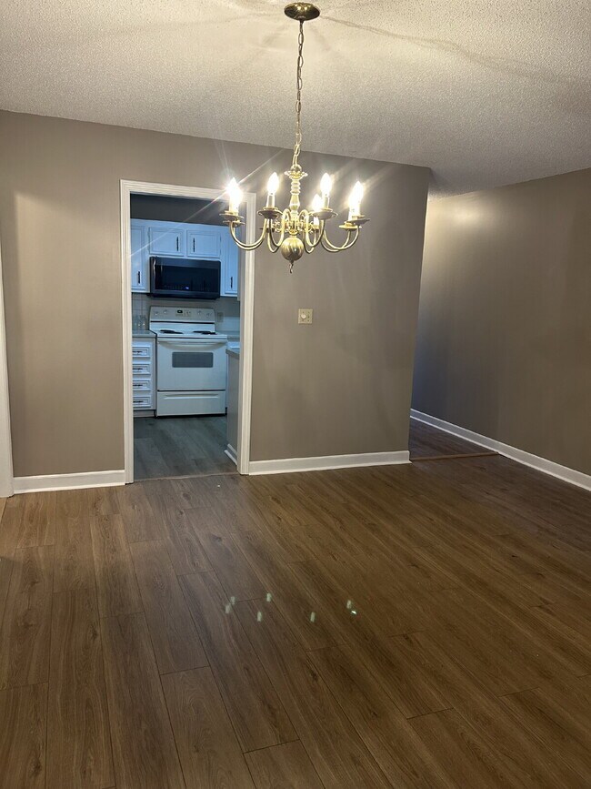 301 Windsor Manor Way in Kernersville, NC - Building Photo - Building Photo