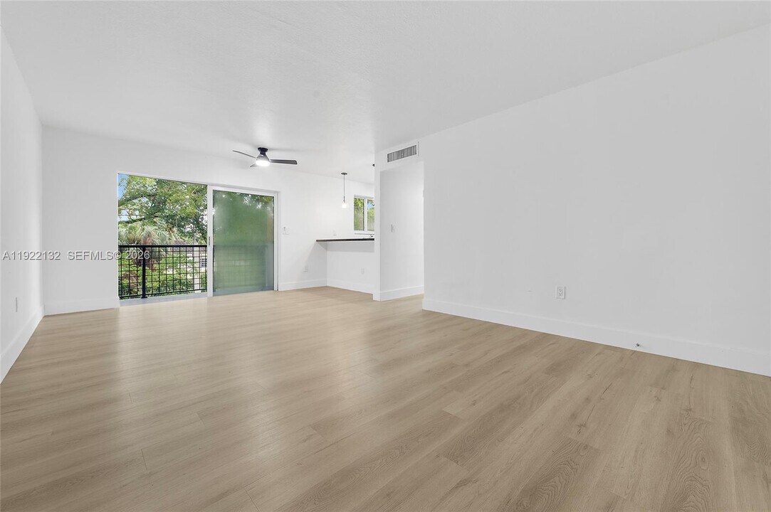 12101 NE 6th Ave in North Miami, FL - Building Photo