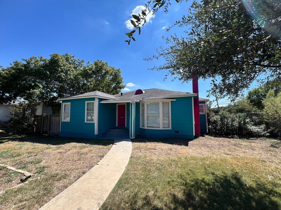 816 Shadwell Dr in San Antonio, TX - Building Photo