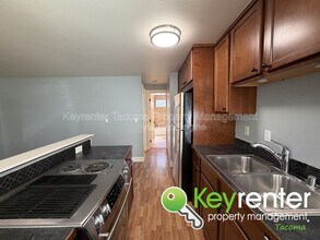 422 N L St in Tacoma, WA - Building Photo - Building Photo