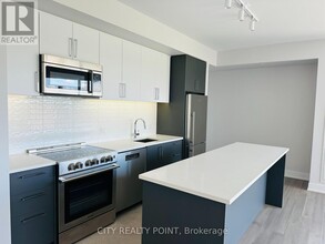 2525-2525 Bathurst St in Toronto, ON - Building Photo - Building Photo