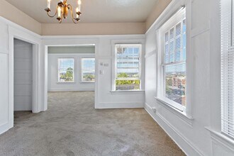 2318 SW Osage St-Unit -2318A in Portland, OR - Building Photo - Building Photo
