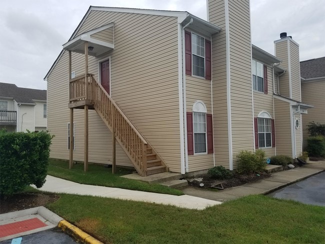 property at 1424 Deerpond Ln