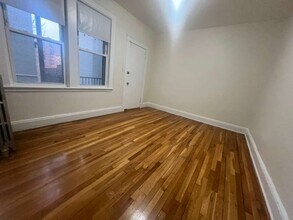 1630 Commonwealth Ave, Unit 9 in Boston, MA - Foto de edificio - Building Photo