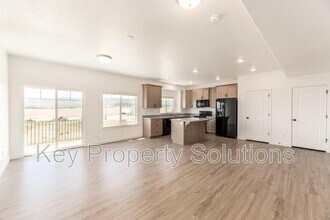 4204 W Gooseneck Ct in Riverton, UT - Foto de edificio - Building Photo