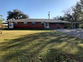 2 S West St in Stillwater, OK - Building Photo