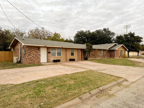 668 E N 21st St in Abilene, TX - Building Photo - Building Photo