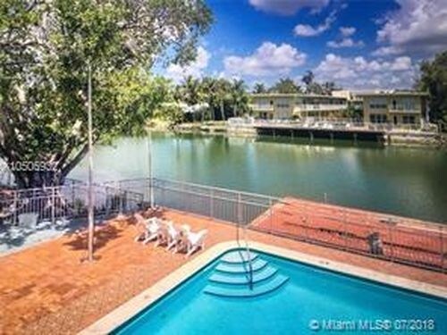 1265 Marseille Dr in Miami Beach, FL - Foto de edificio