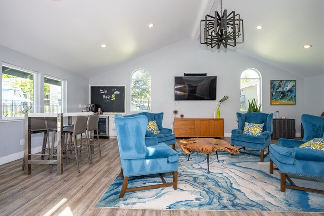 Park Vue in Santa Rosa, CA - Building Photo - Interior Photo