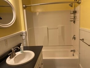 325 Spring St, Unit 2 in Portland, ME - Building Photo - Building Photo