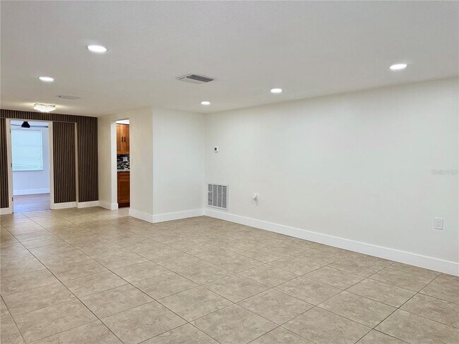5631 Riddle Rd in Holiday, FL - Building Photo - Building Photo