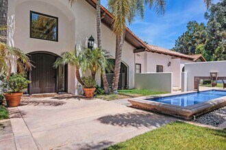 16210 Via Cazadero in Rancho Santa Fe, CA - Building Photo - Building Photo