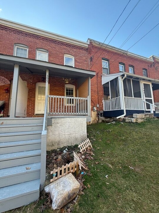 395 Hephzibah Hill Rd in Coatesville, PA - Foto de edificio