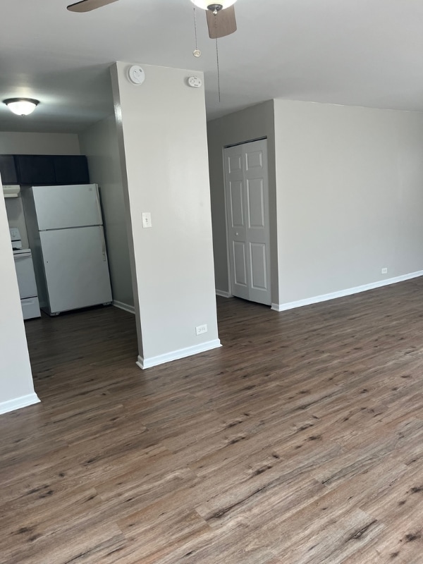 4300 W Ford City Dr in Chicago, IL - Building Photo - Building Photo