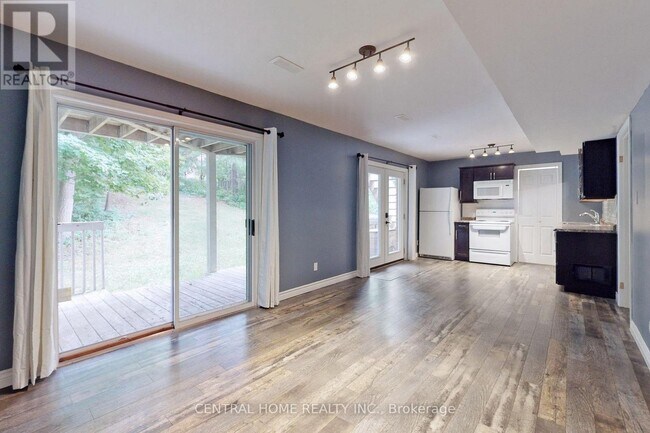 33 Florence Park Rd in Barrie, ON - Building Photo - Building Photo