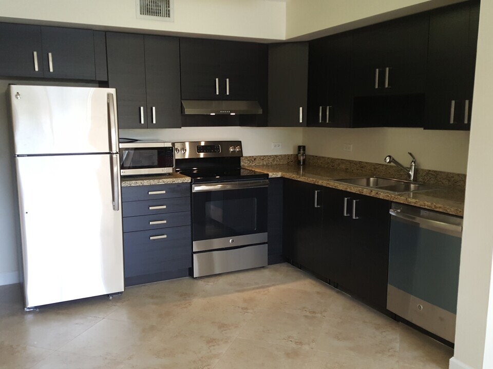 3610 N 56th Ave in Hollywood, FL - Building Photo