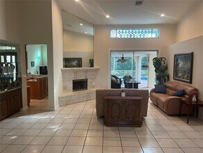 123 Victorian Ln in Jupiter, FL - Building Photo - Building Photo