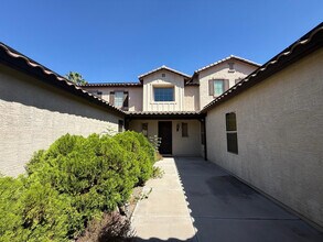 906 W Glenmere Dr in Chandler, AZ - Building Photo - Building Photo
