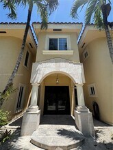 3185 Washington St in Miami, FL - Foto de edificio - Building Photo