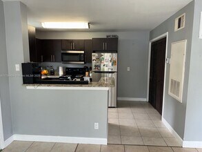 3990 NW 87th Ave in Sunrise, FL - Building Photo - Building Photo