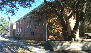 2700 Pretty Lake Ave in Norfolk, VA - Building Photo - Building Photo