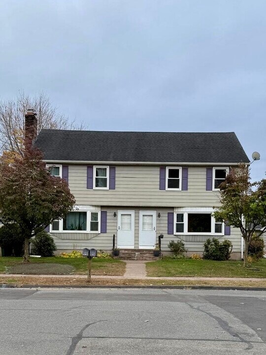 79 Elida Ct in East Hartford, CT - Building Photo