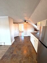 7-9 Spring Street, Unit Unit #3 in West Warwick, RI - Foto de edificio - Building Photo