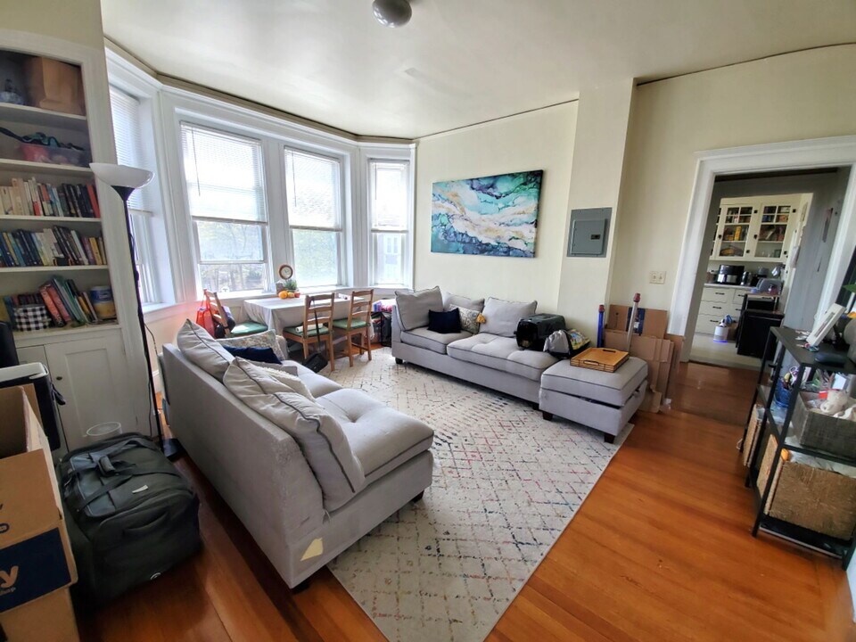 21 Herrick Rd in Newton, MA - Building Photo